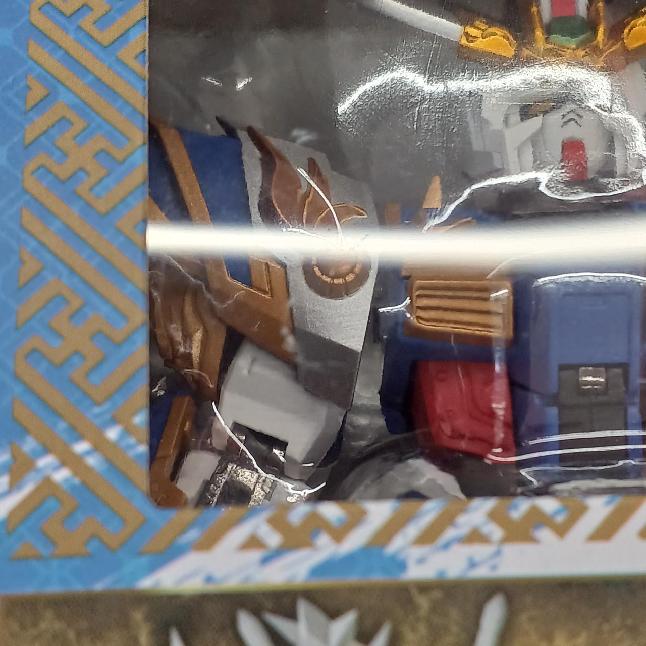 パッケージ表面にキズあり