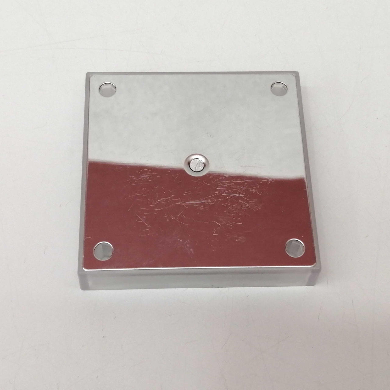 台座表面キズあり