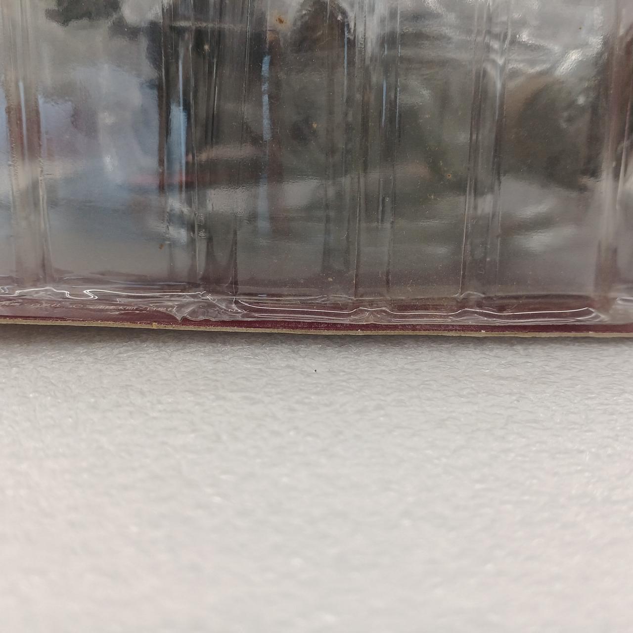 ブリスター下側に隙間開いてます