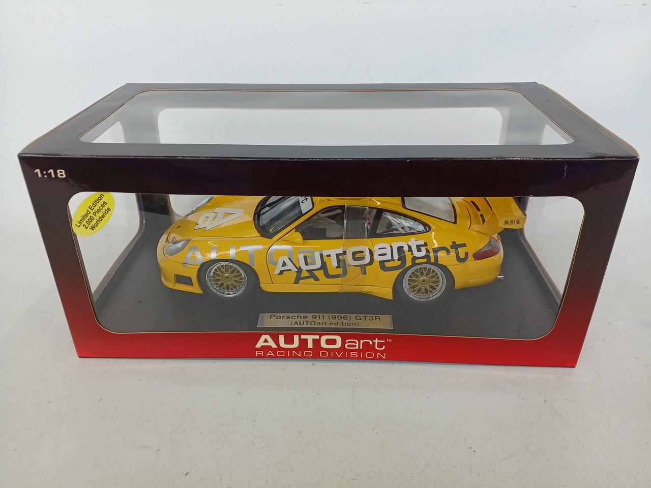 AUTOart オートアート PORSCHEポルシェ911 GT3R オートアート 1/18 レッドブル ポルシェ911 GT3 R デイトナ24