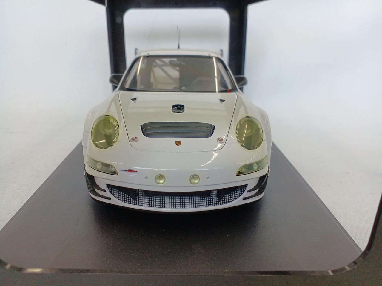 オートアート1/18 ポルシェ911(997)GT3 RSR Amazon.co.jp: AUTOart 1/18 ポルシェ 911 (997)GT3 RSR 10