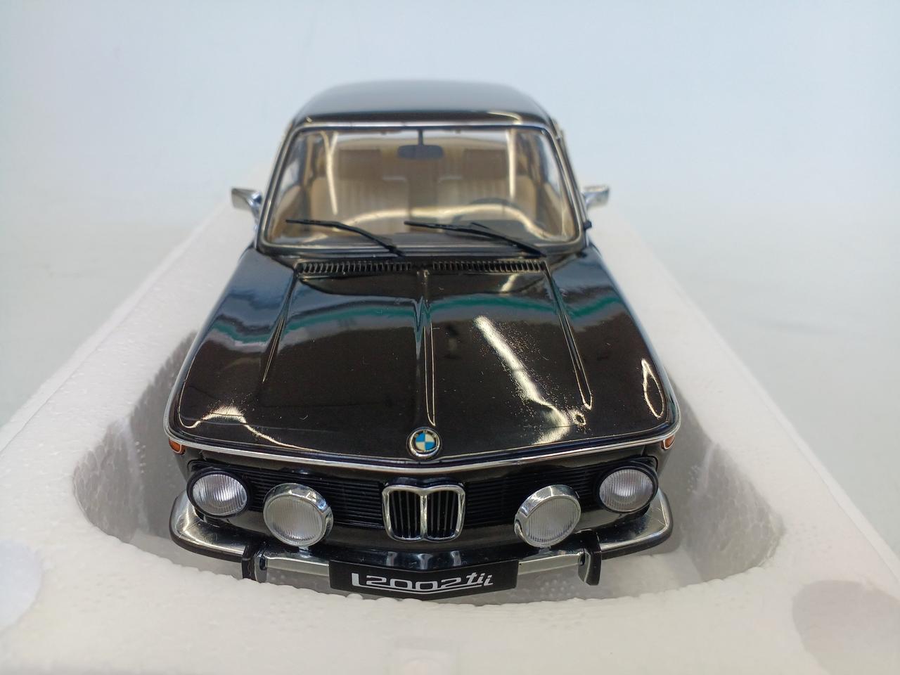 オートアート オウト(AUTOart)|BMW 2002 L(ブラック)|【ハードオフ公式