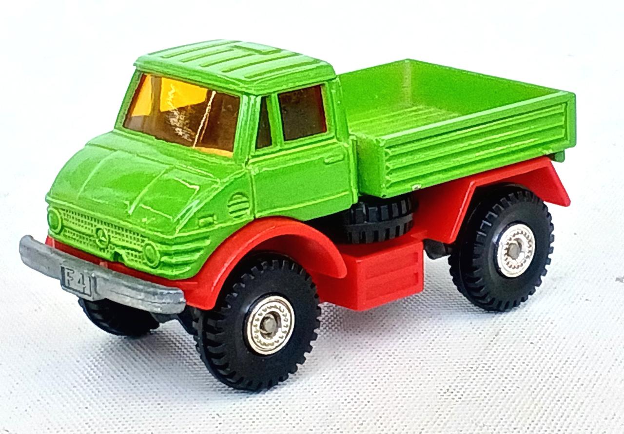 トミカ ウニモグ トミカ赤箱 22 メルセデスベンツ ウニモグ : ミニカーショップ