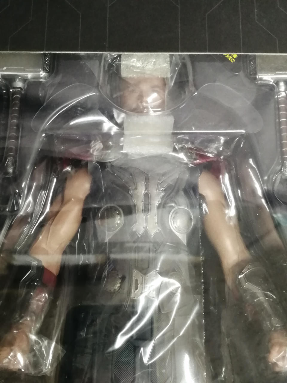 ホットトイズ 　ホークアイ　 アベンジャーズ 　エイジ・オブ・ウルトロン　未開封 Amazon.co.jp: ムービー・マスターピース アベンジャーズ/エイジ