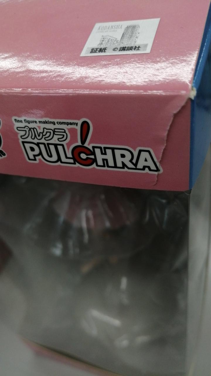 外箱に破れが有ります。