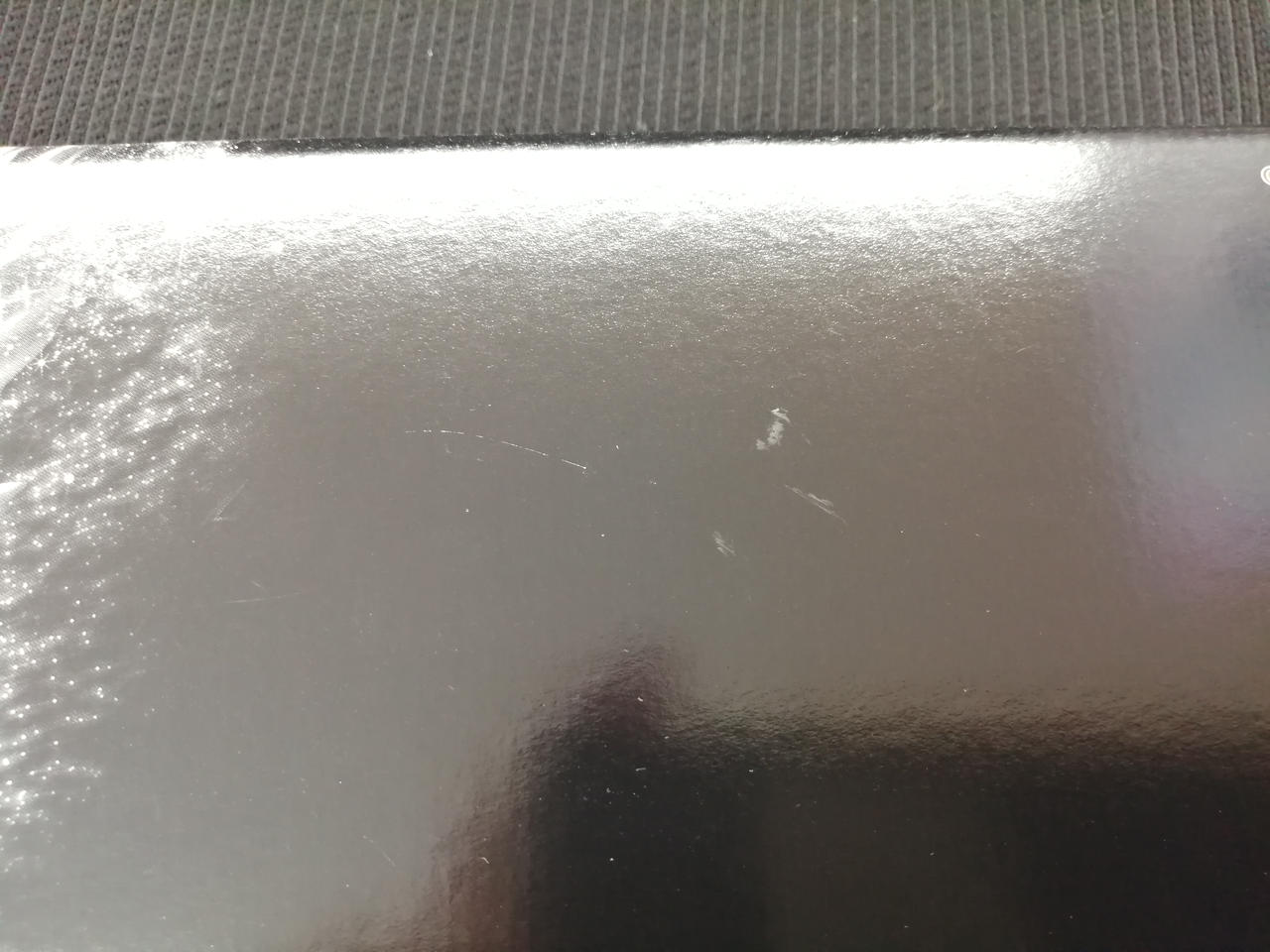 スレ傷があります。