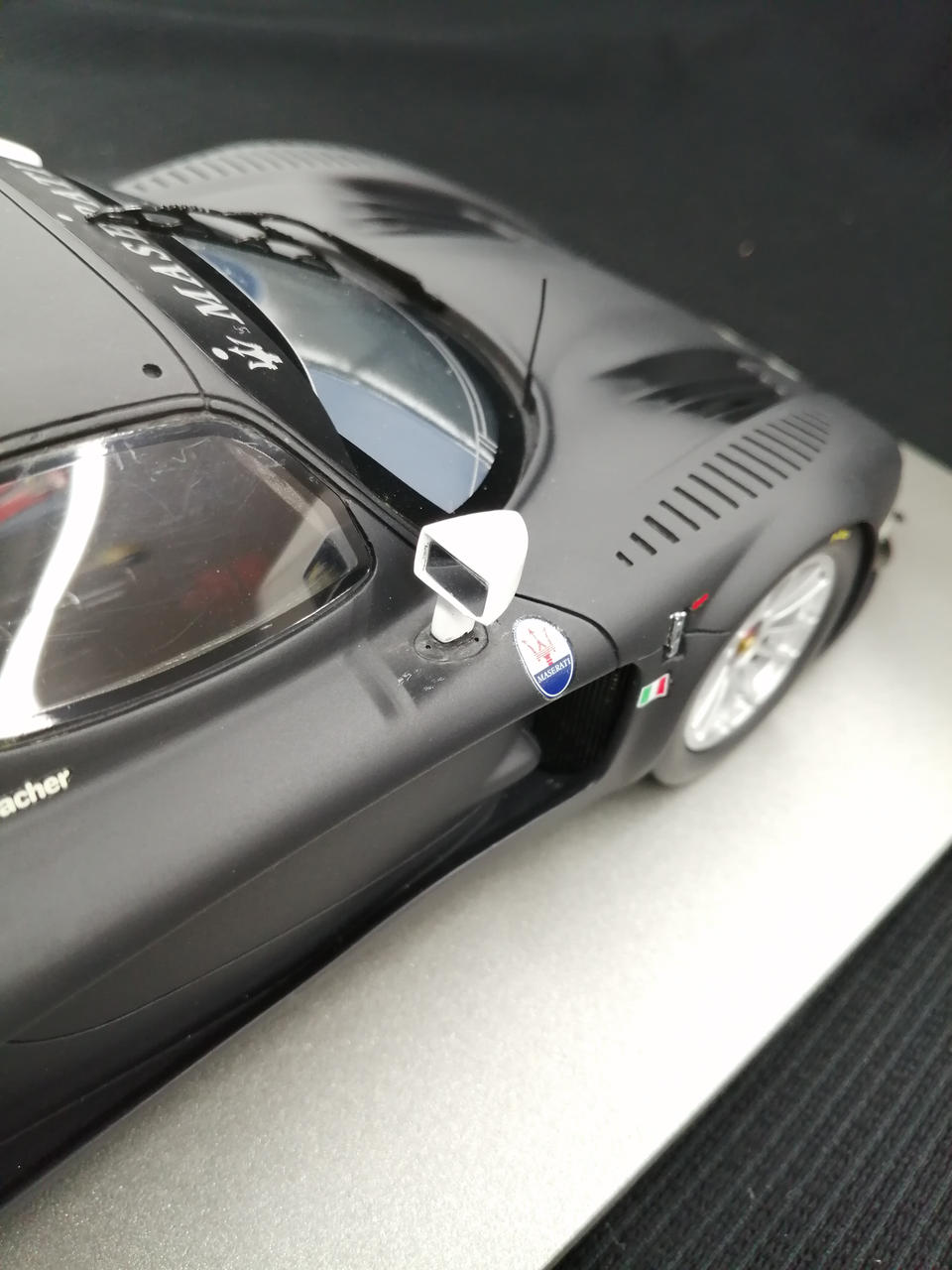 ミラー付近に汚れが有ります。