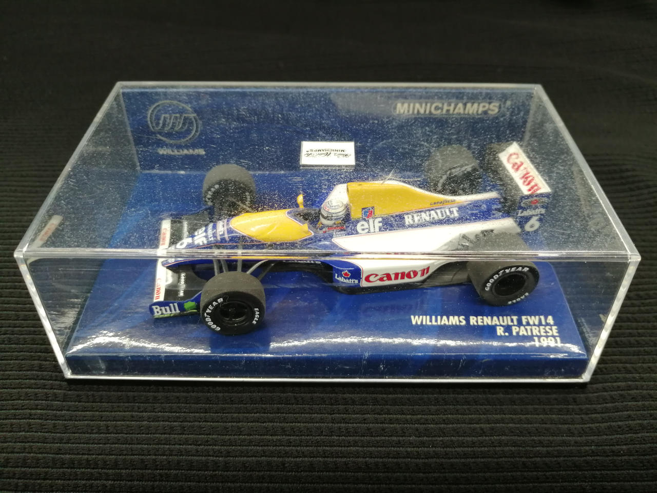 ケースに劣化があります。