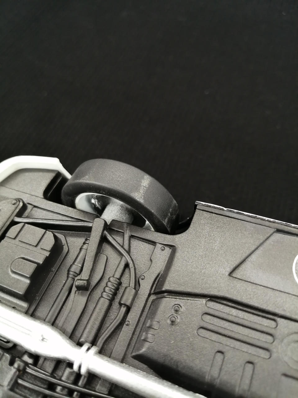 タイヤキズ有。