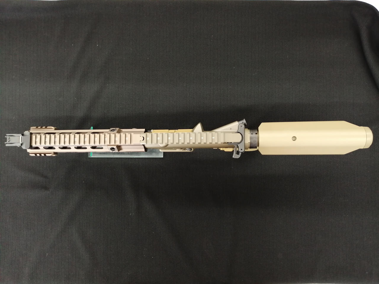 スタンドは付属しません。