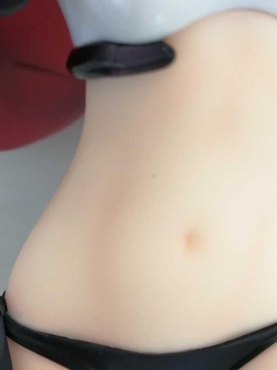 お腹に黒点あり