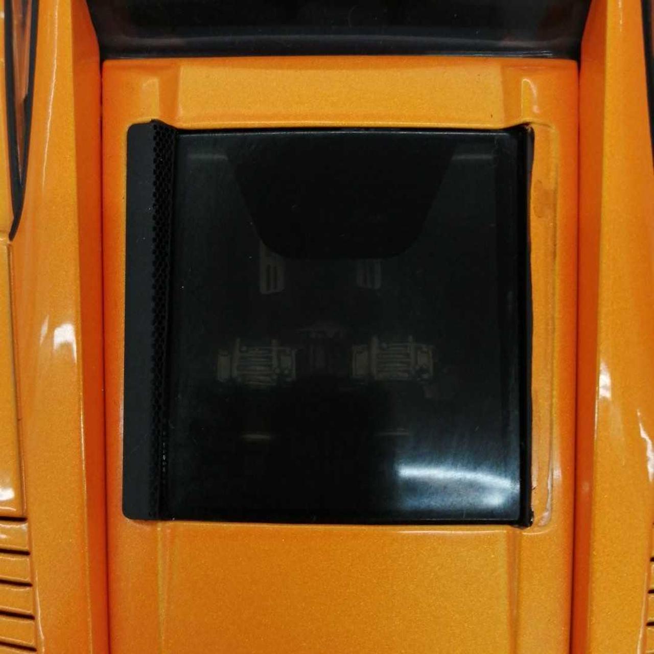 リアカバー排気口欠損