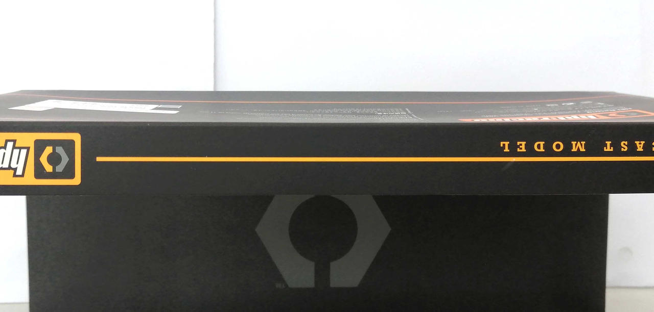 スリーブに変形あり