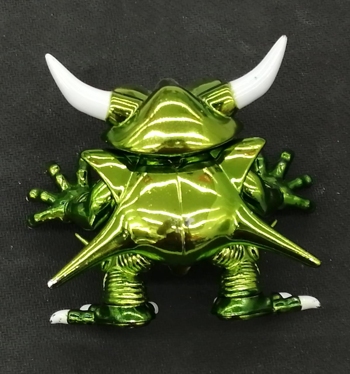 背中やかかとなどに塗装剥げがあります