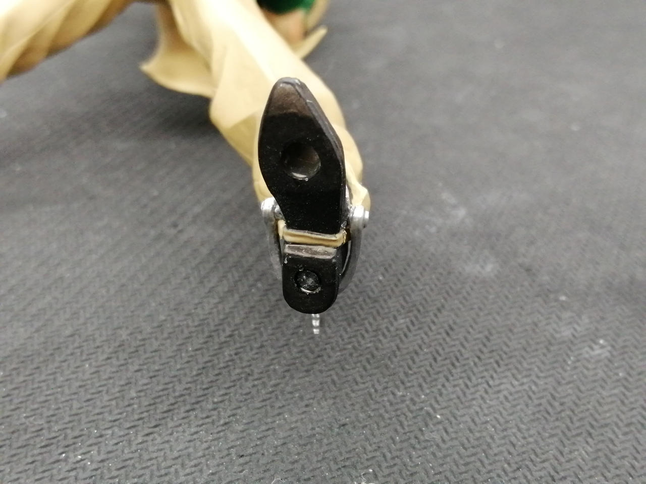 折れた支柱が埋まっています