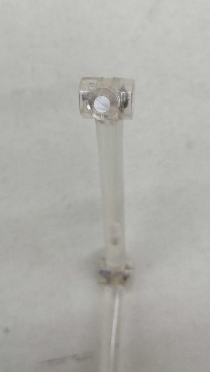 台座支柱折れ有