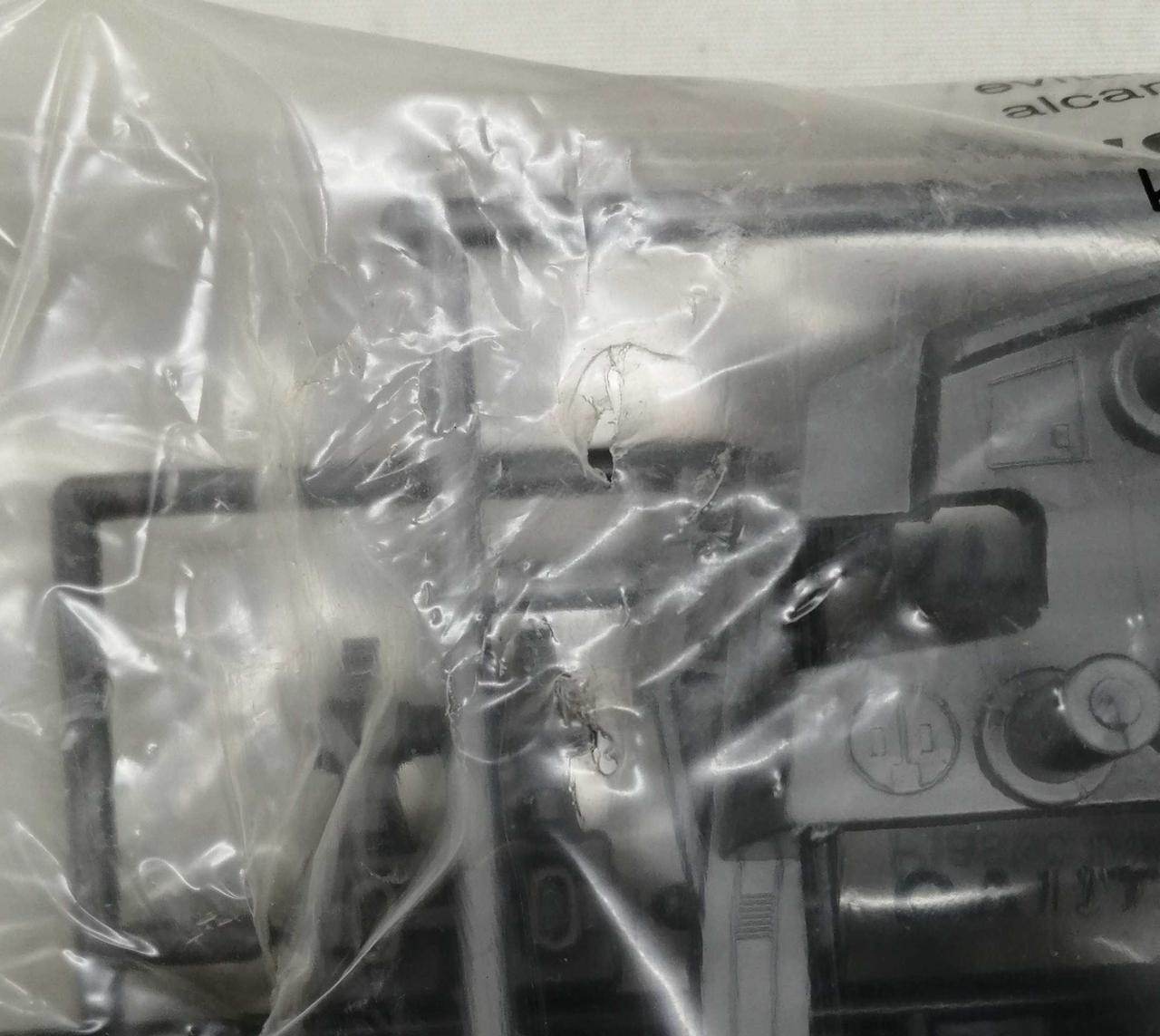 内袋一部破れ有