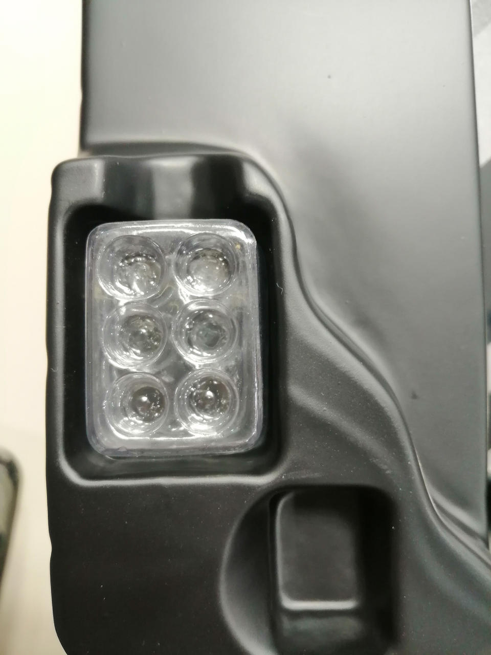 ボタン電池は抜いております