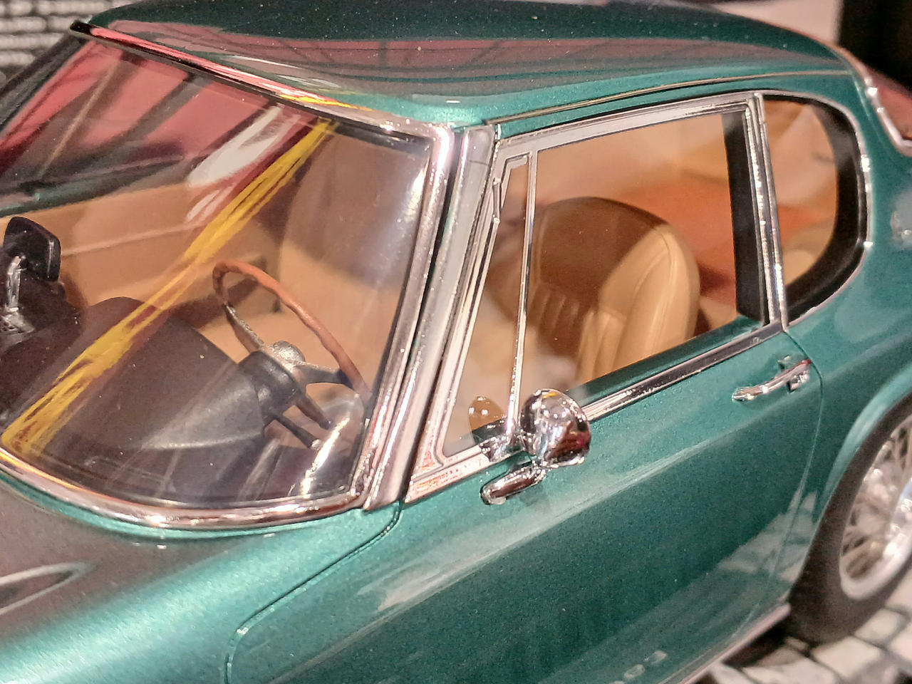 窓枠浮き、ミラー接着