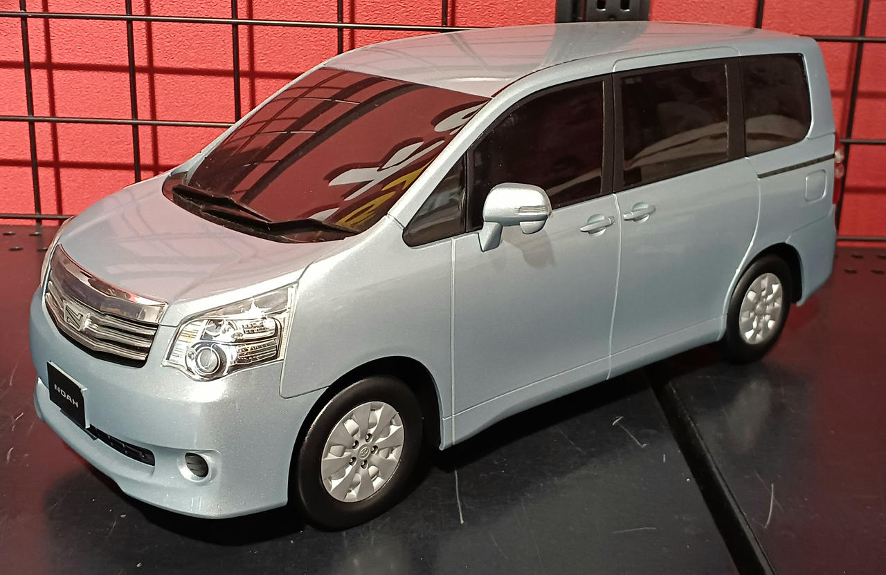 1/18 トヨタ　NOAH　カラーサンプル　オーシャンミント