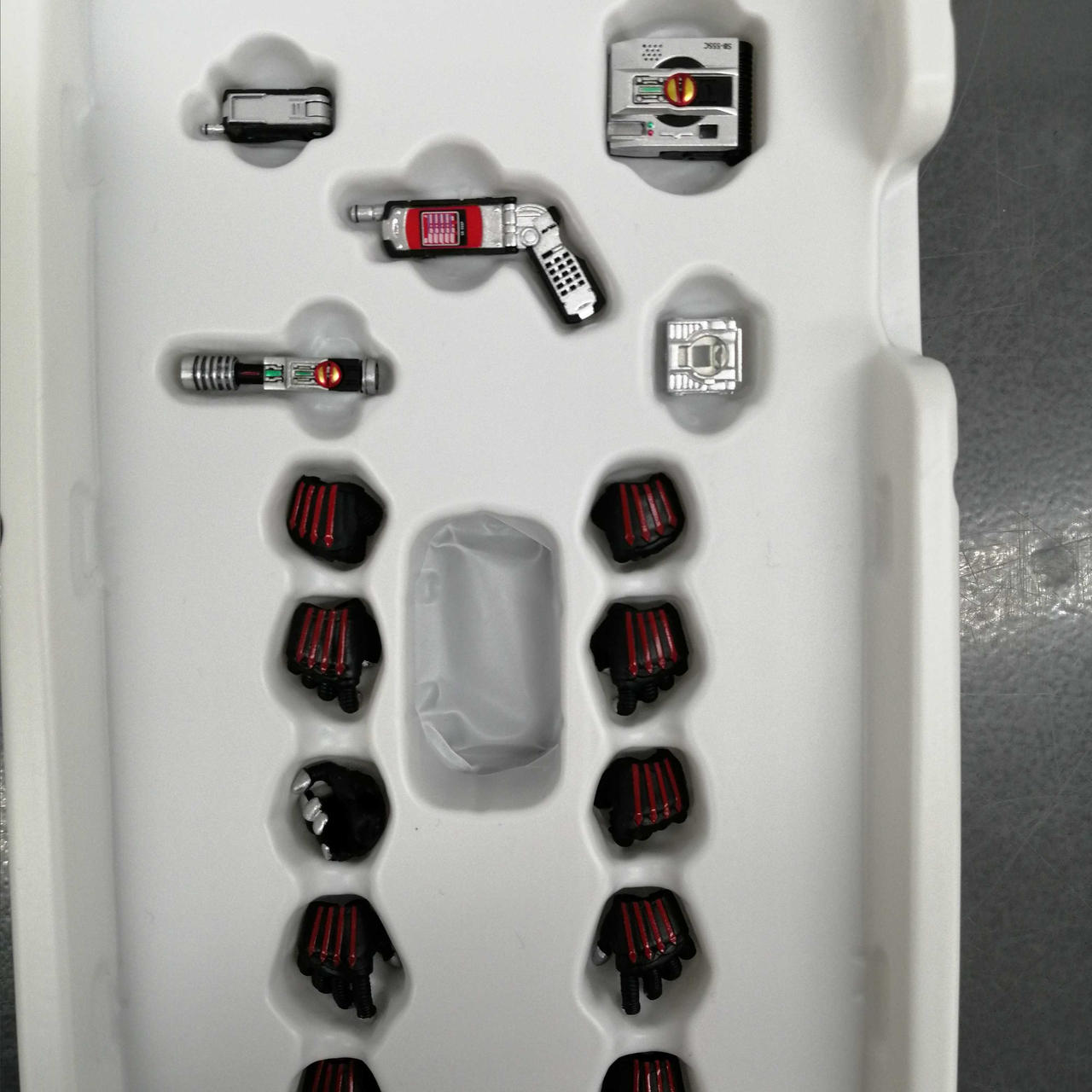 バンダイ 型番：仮面ライダーファイズ SHF　真骨彫