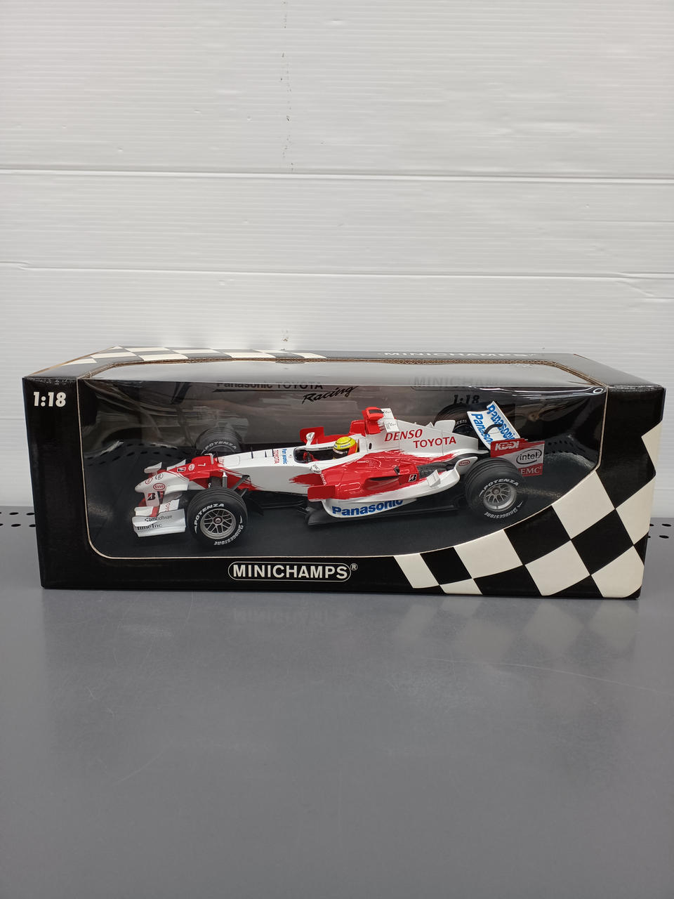 1/18ミニカー