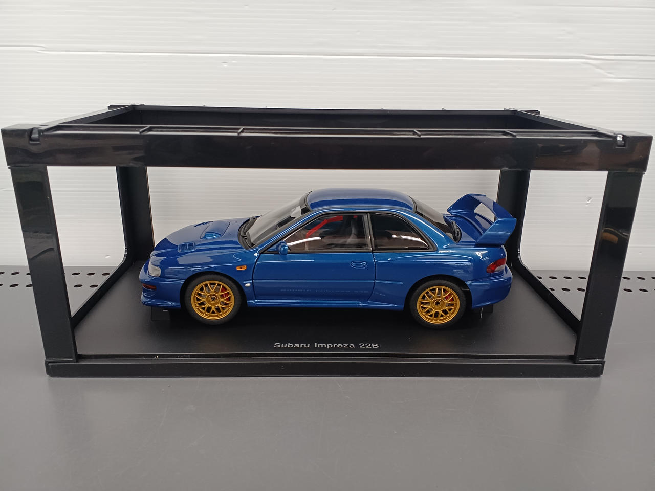 オートアート 1/18 スバル インプレッサ 22B ジャンク オートアート AUTOart1/18 スバル インプレッサ 22B ミニカー