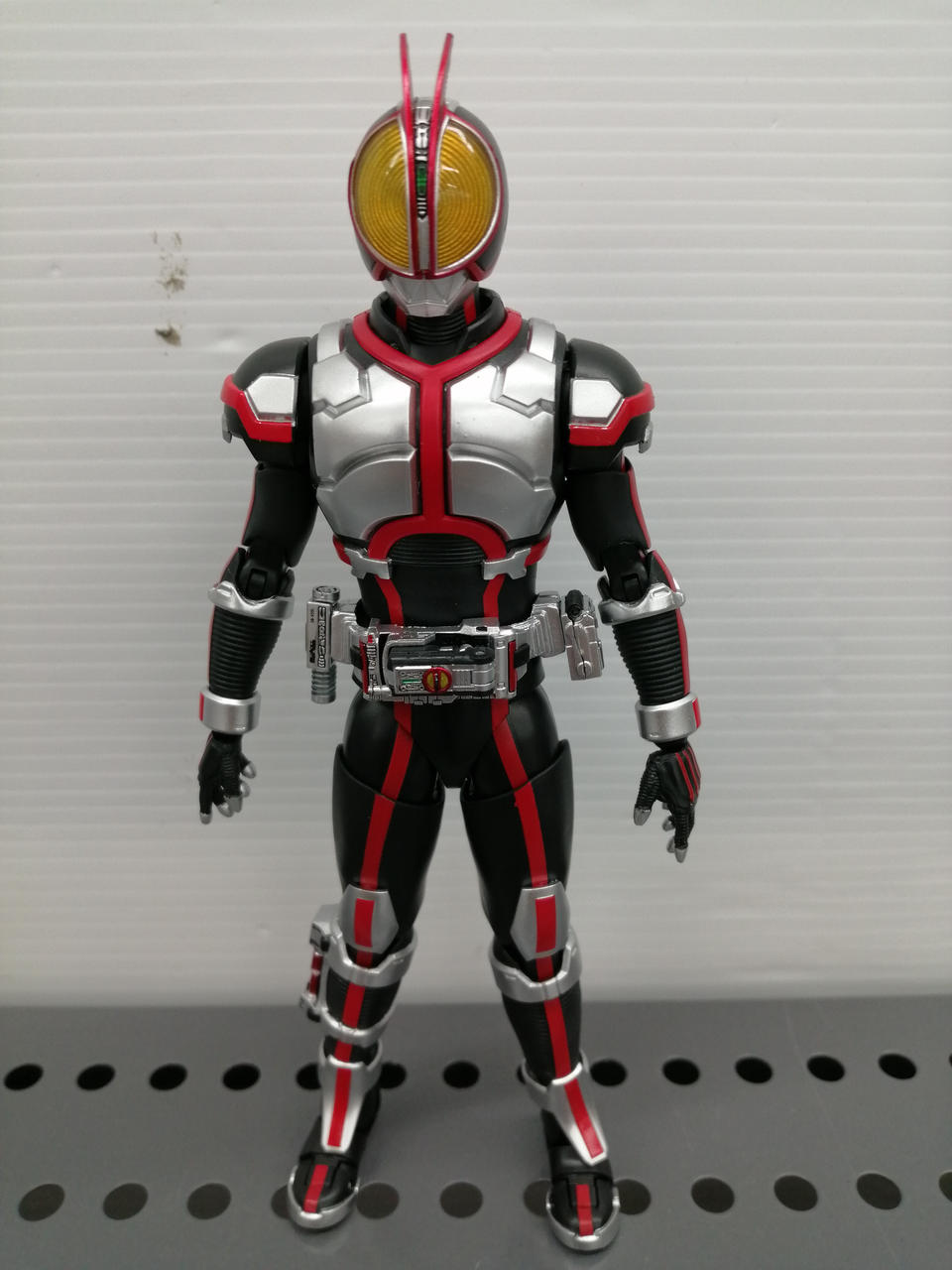 バンダイ 型番：仮面ライダーファイズ SHF　真骨彫