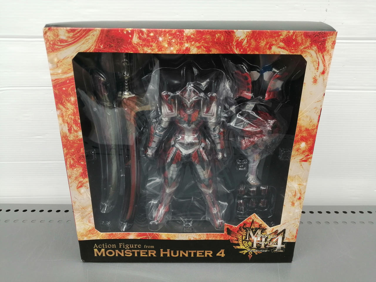千値練　モンスターハンター4 フル可動アクションフィギュア　レウス　ラギア装備 フル可動レウス装備に、発掘装備バージョンの肩パーツ付属が判明