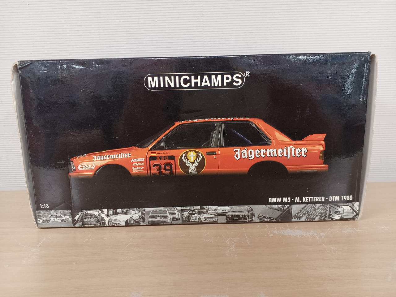 1/18スケールカー