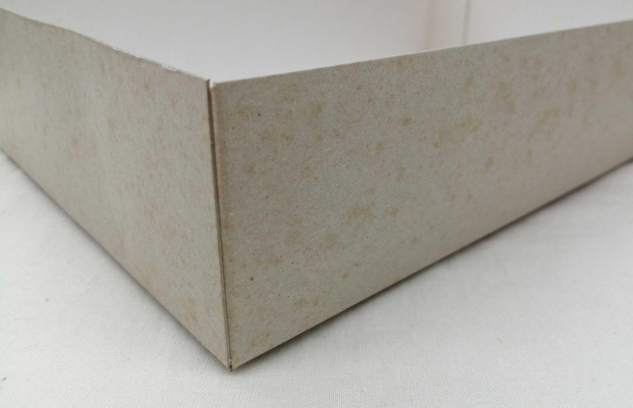 箱外部シミあり