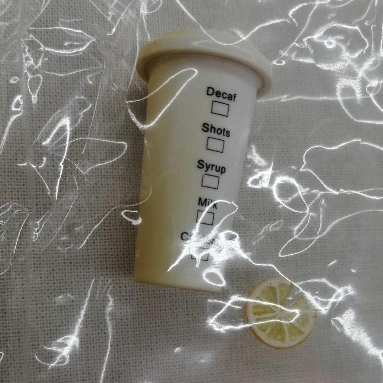 ②タンブラー：ヤケあり