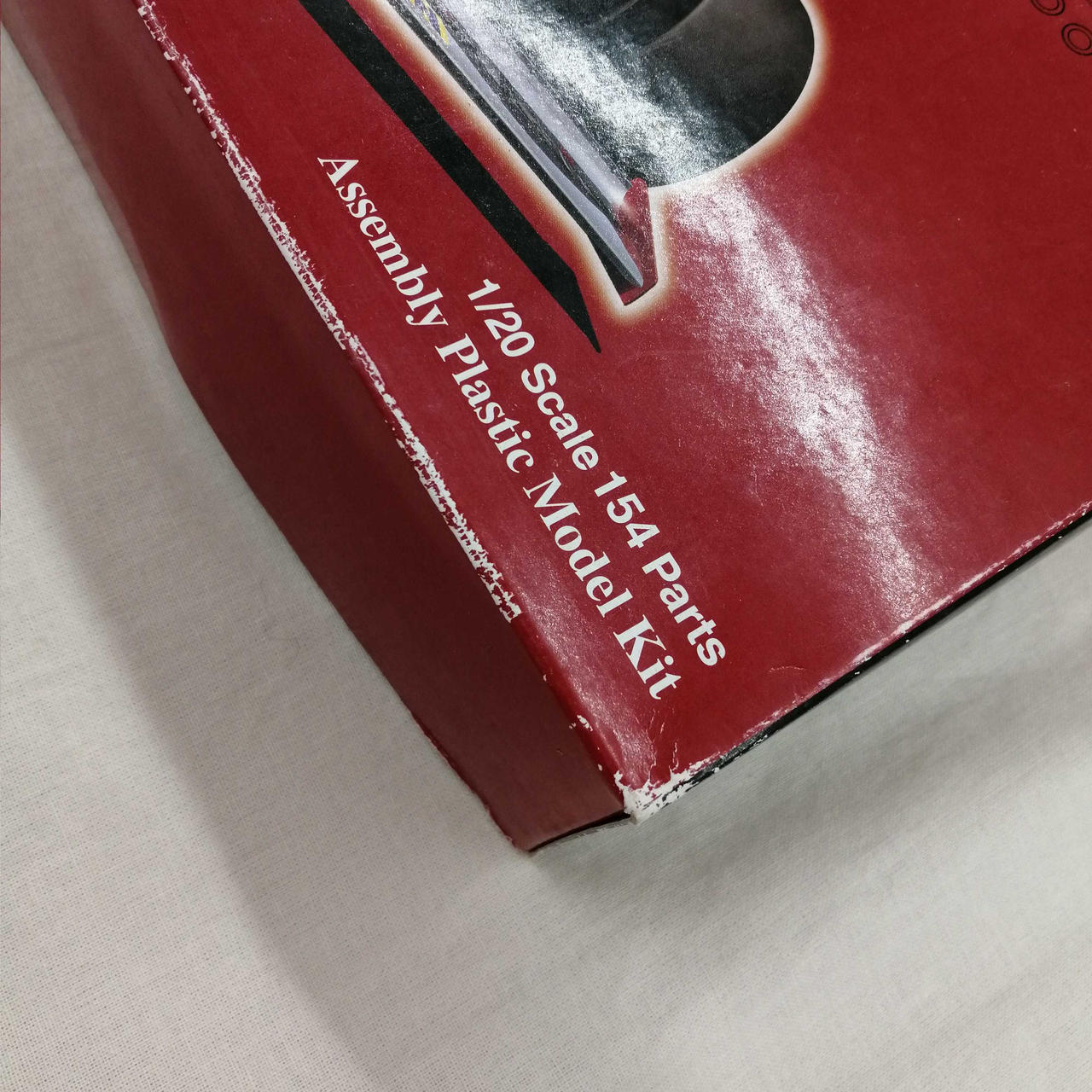 箱全体的にキズあり