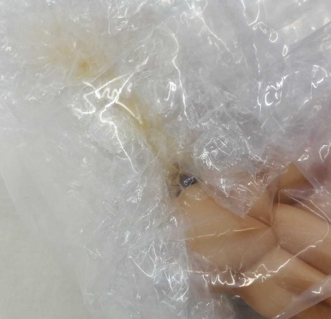 黄色です