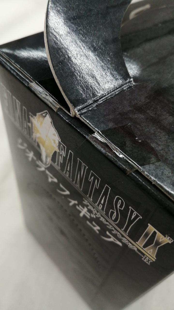 箱イタミあり　テープ部分汚れ有り