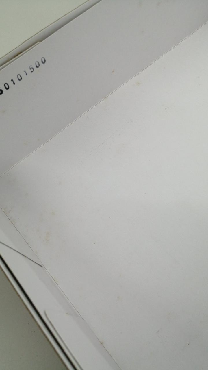 箱内側シミあり