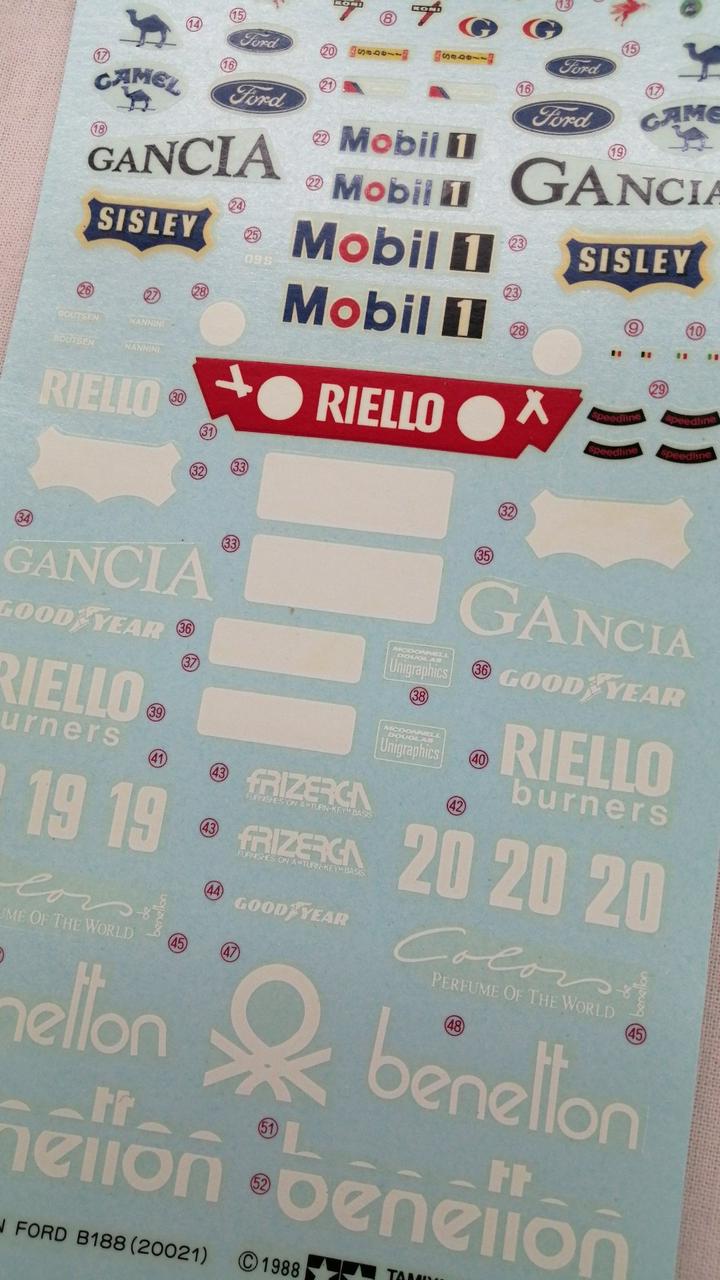 デカールシミあり