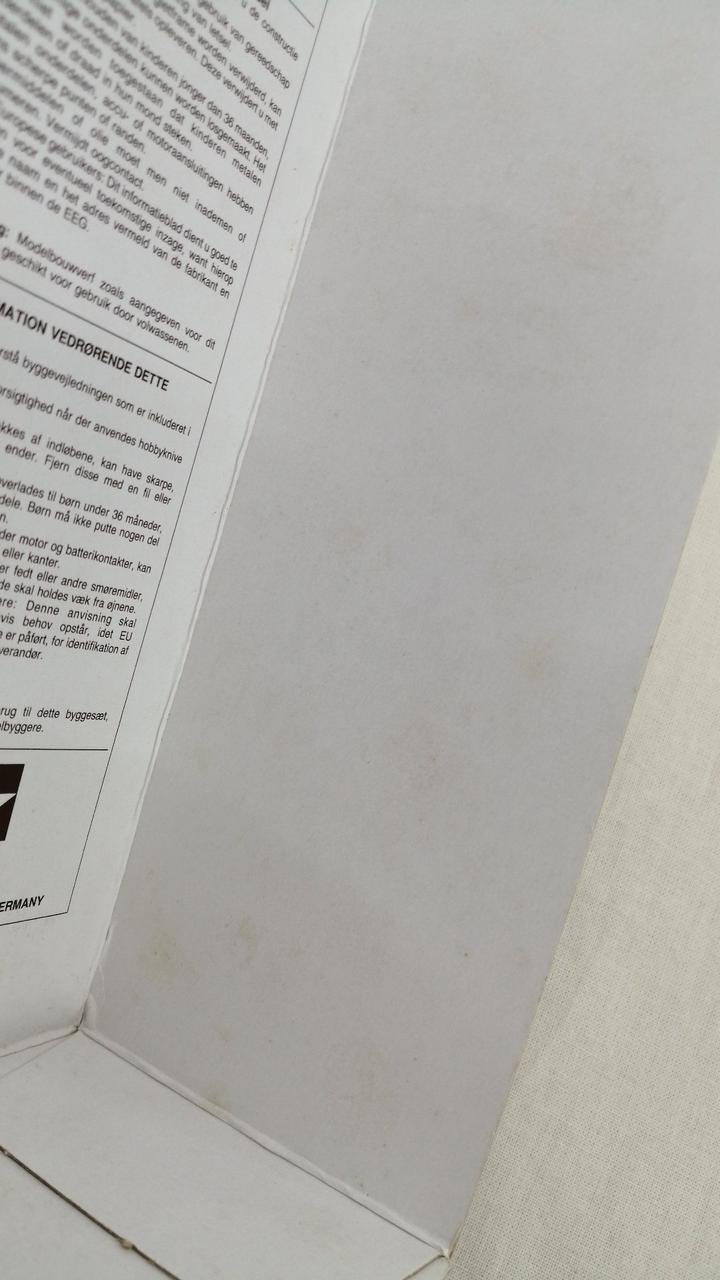 箱内側シミあり