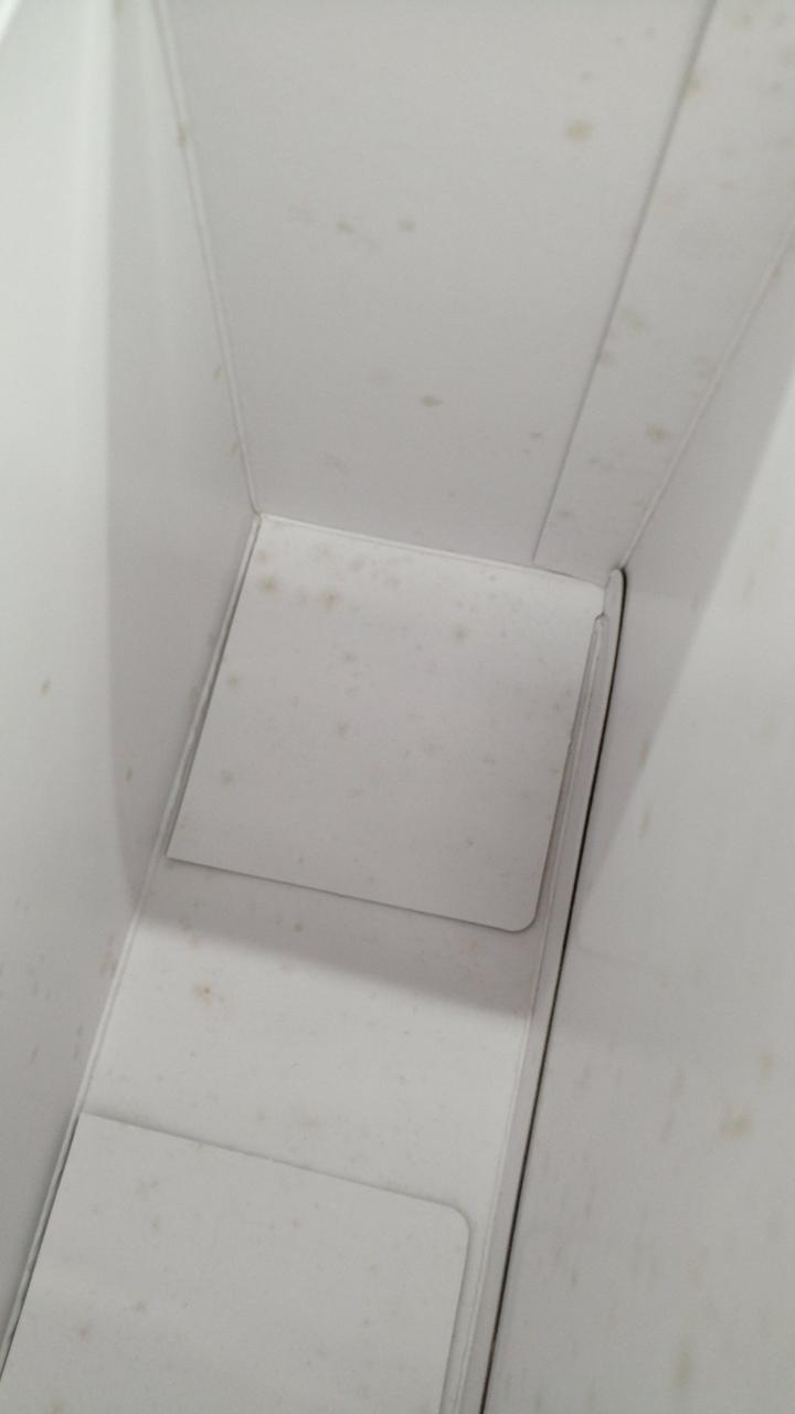 箱内側シミあり