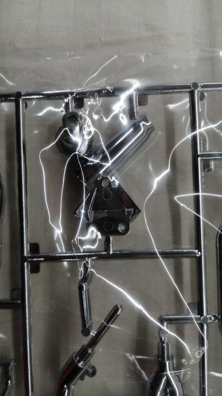 ランナーからパーツ外れています。