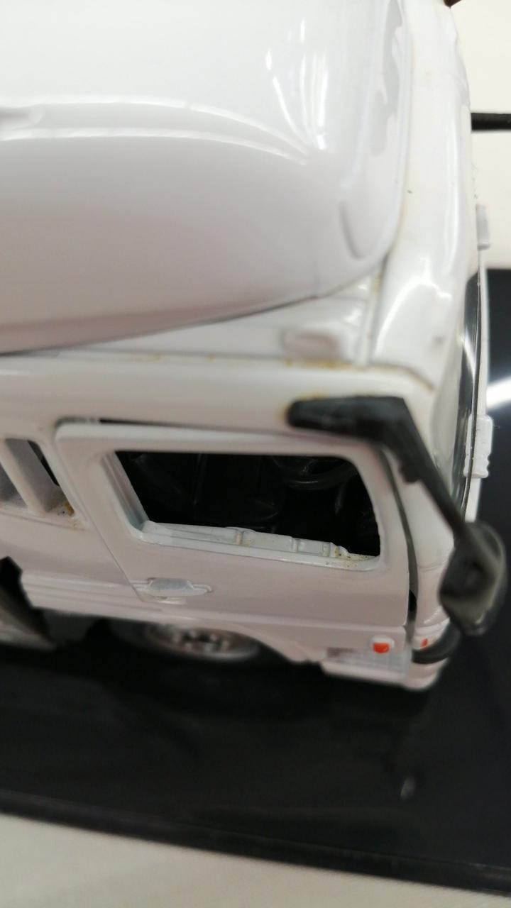 運転席側ドア：緩いです