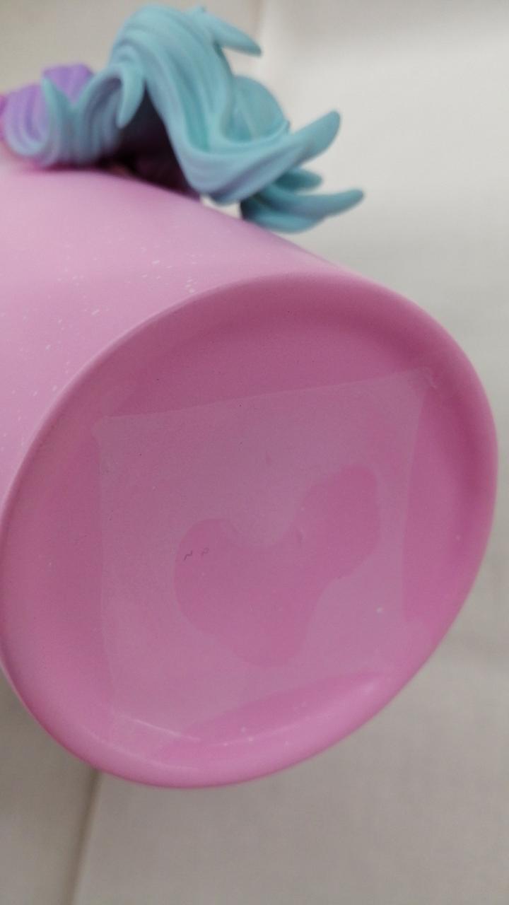 底面：テープ跡あり