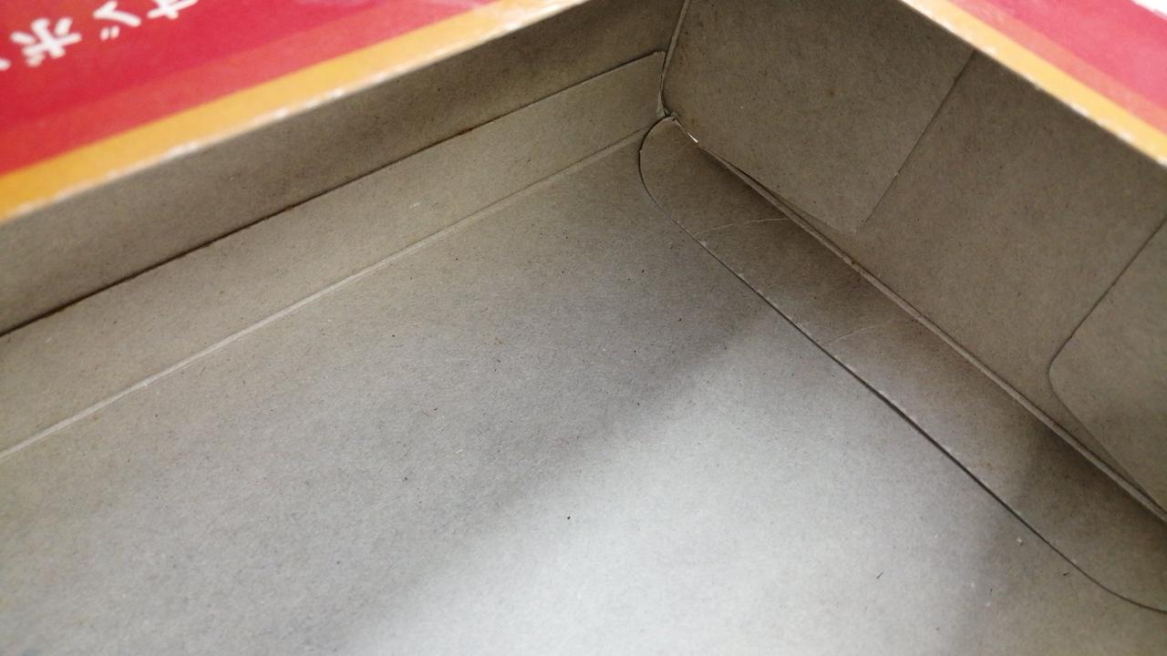 箱内側シミあり