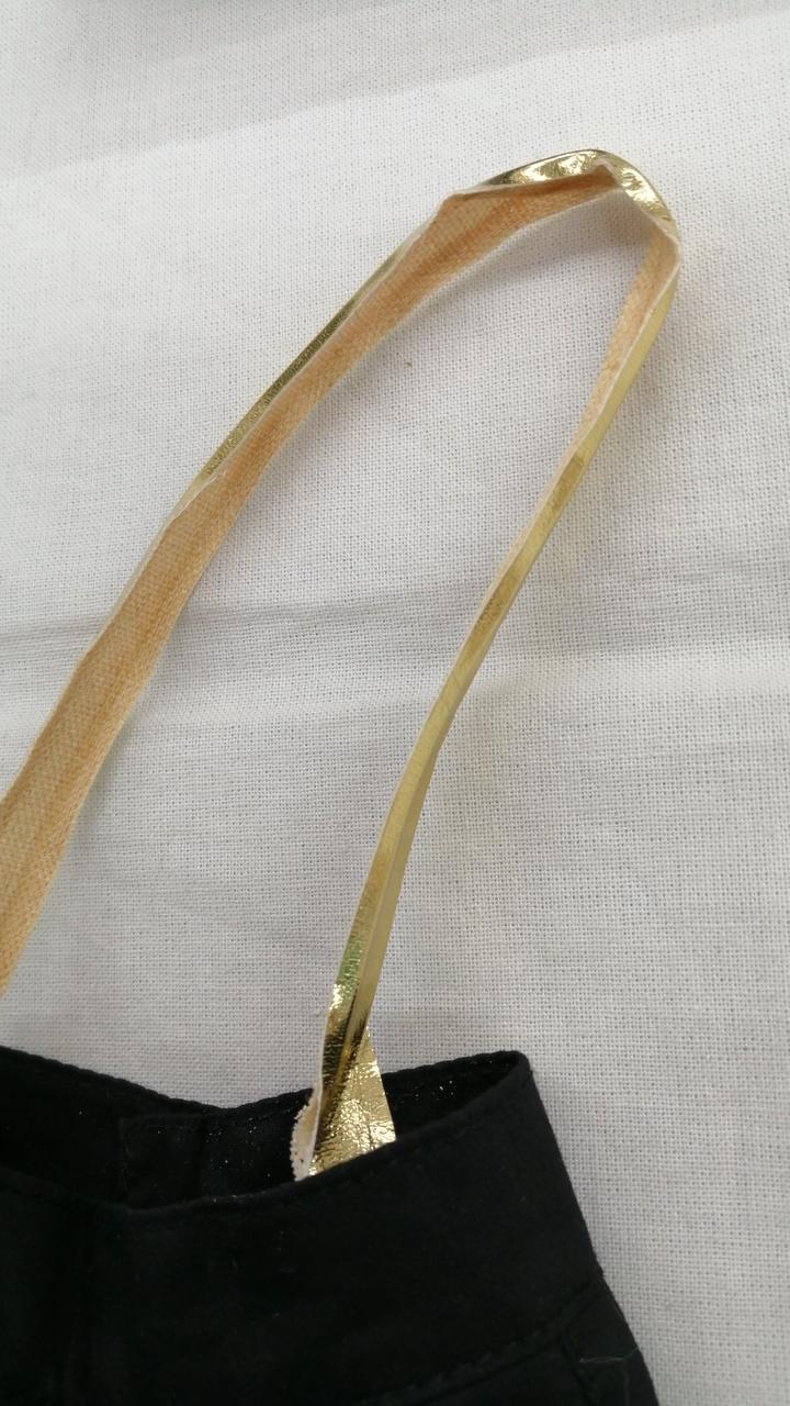 スボンのヒモ劣化あり