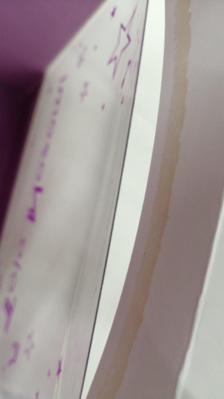 箱フィルム剥がれあり