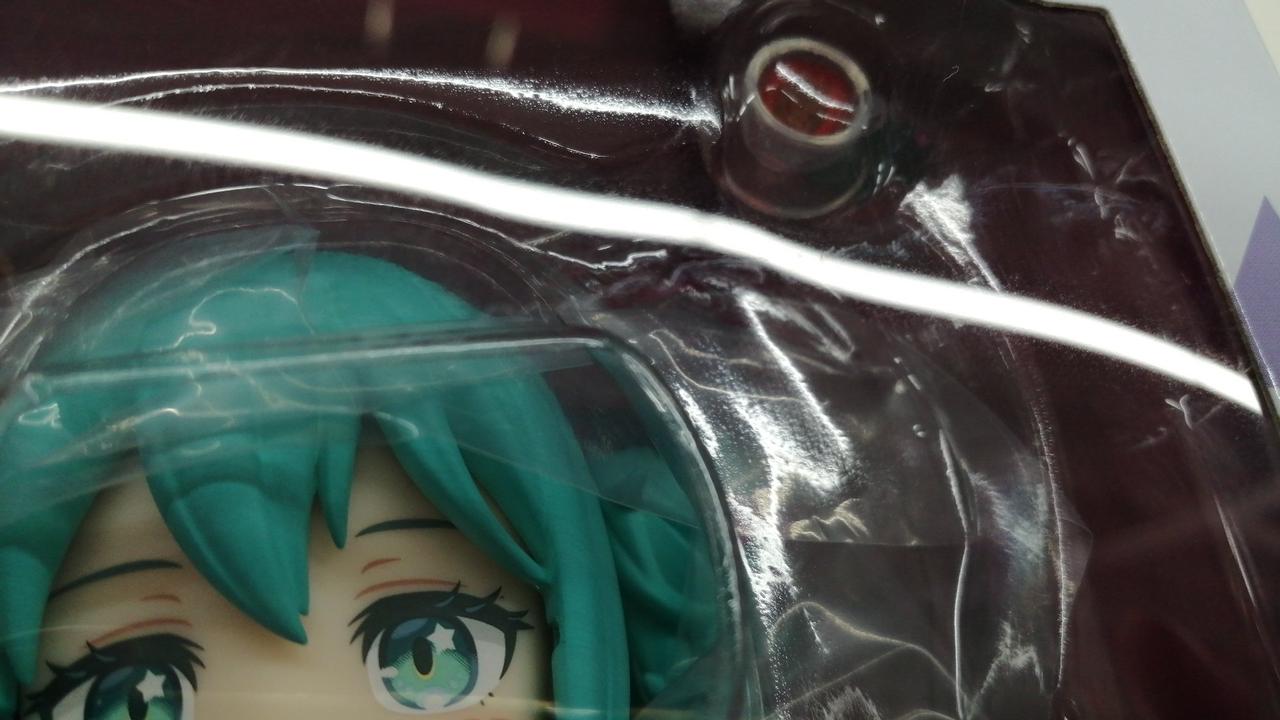 外箱フィルム汚れあり