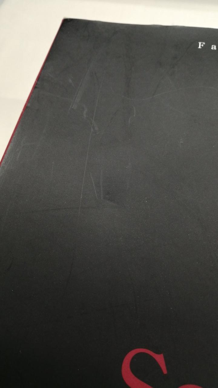 箱ヘコミあり