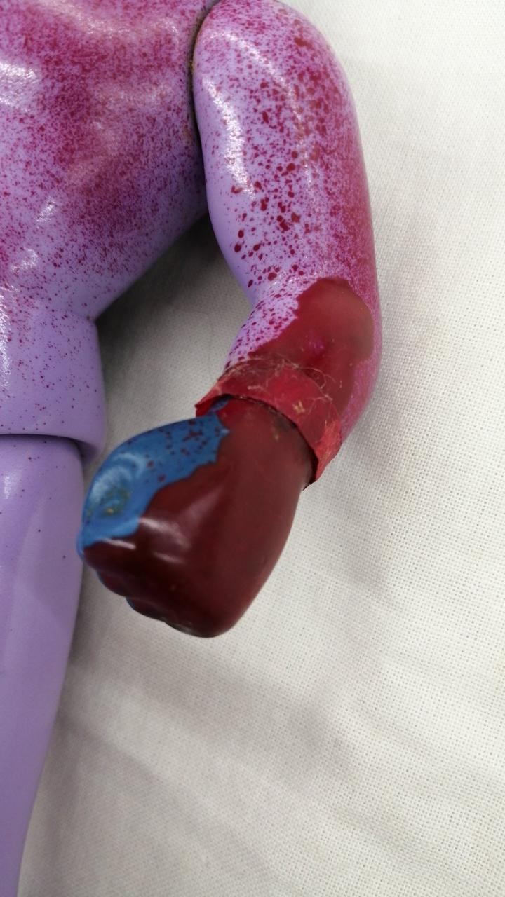 手首の輪：ベタつきあり