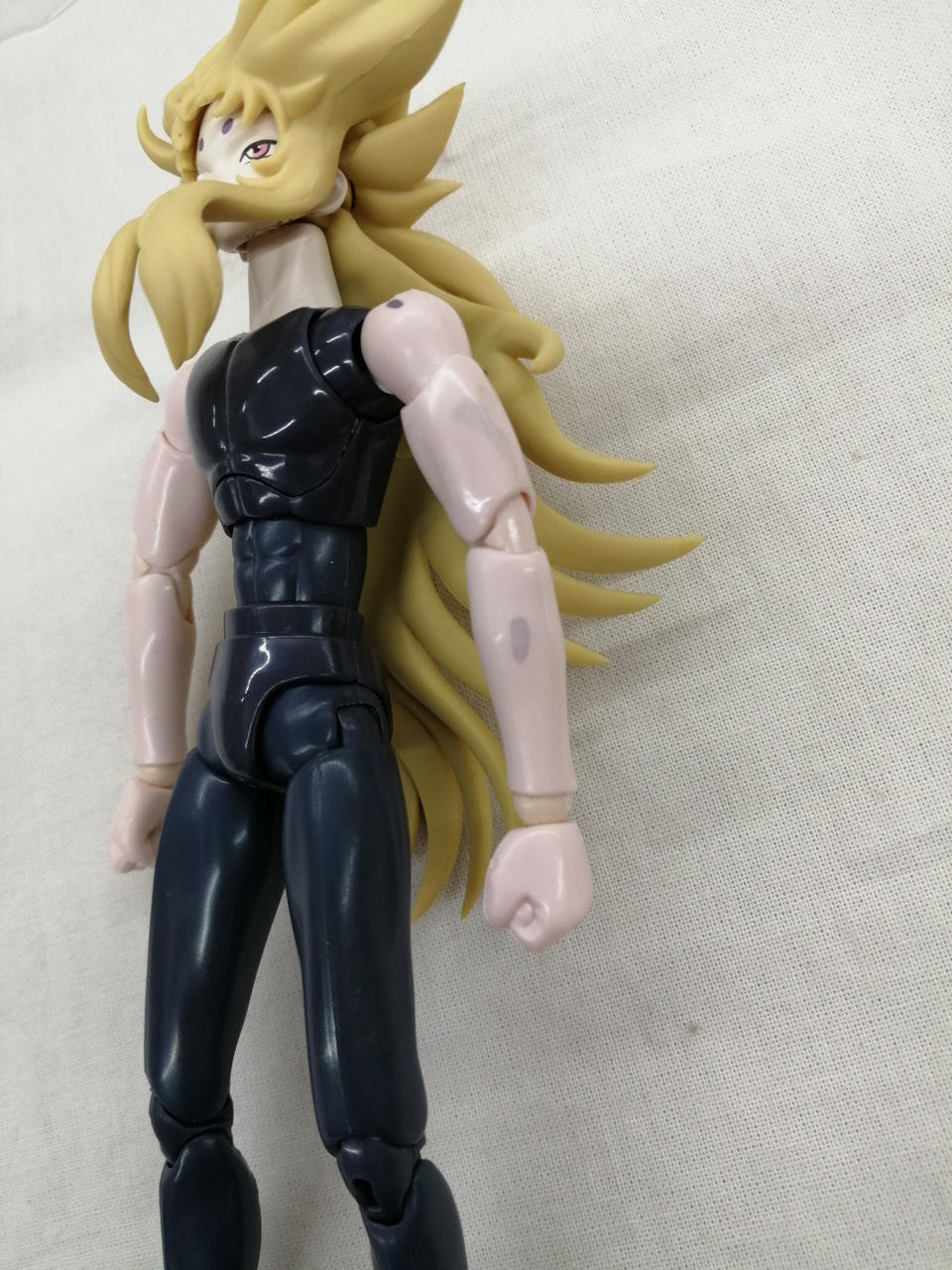 本体色移りあり・胴体関節緩めです