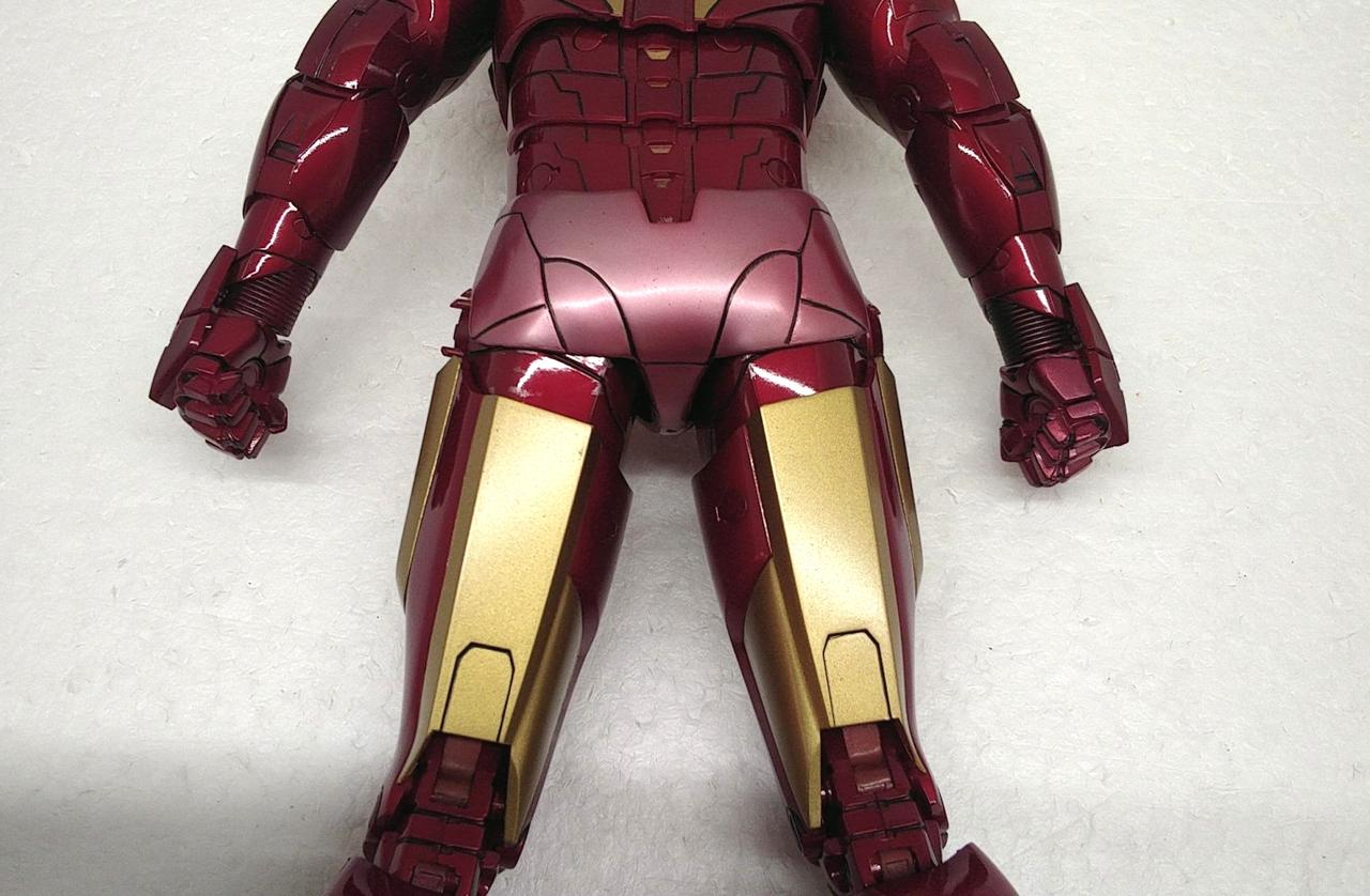 全体的にキズあり、腰部日焼け